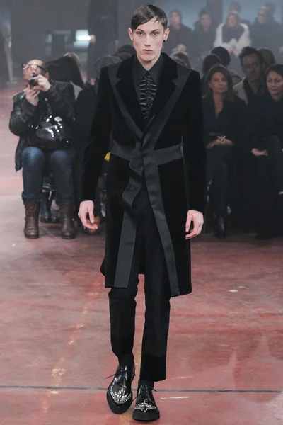 Look 29